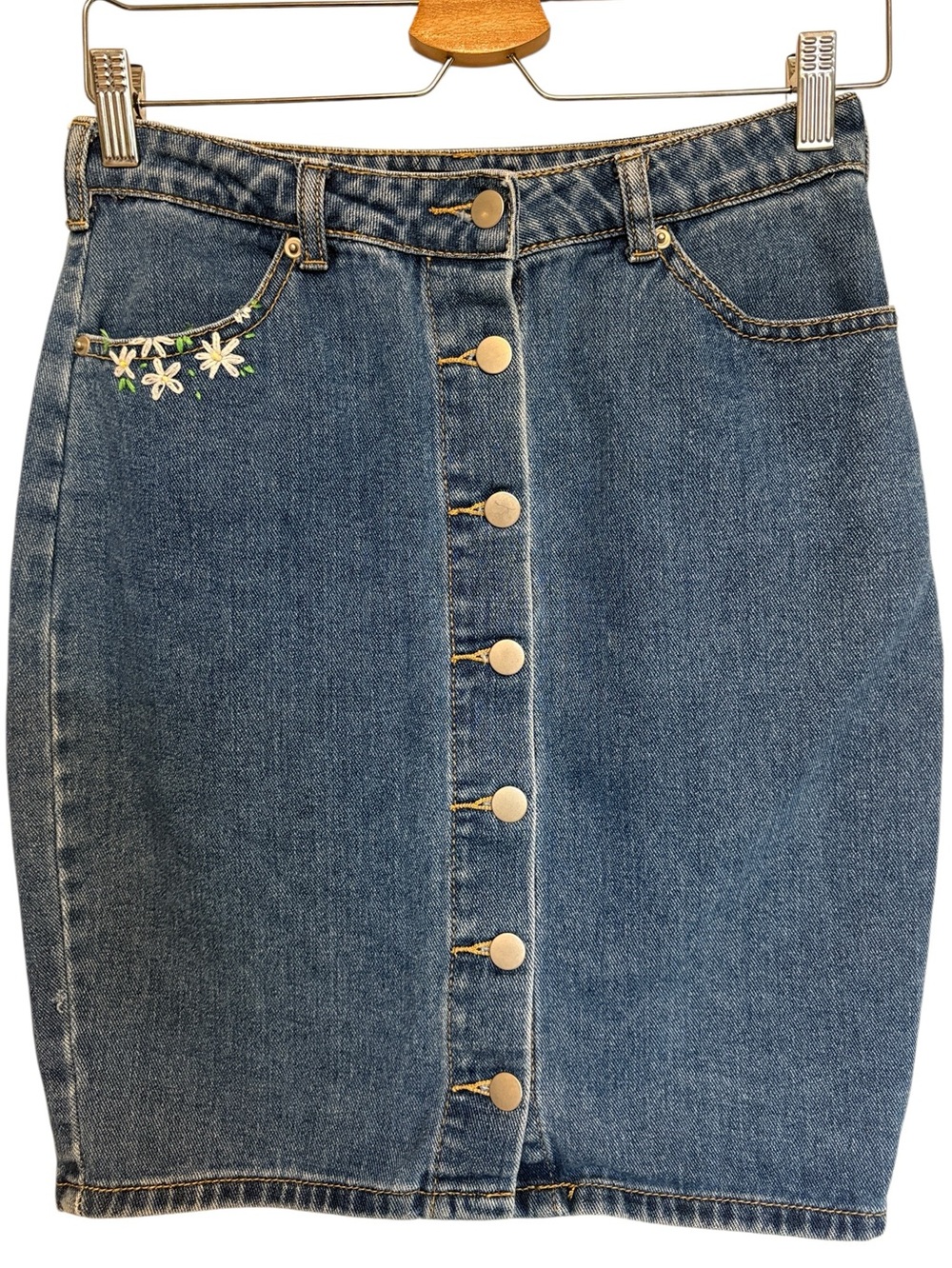 Forever 21 Floral Embroidered Button-Front Denim Mini Skirt Sz M